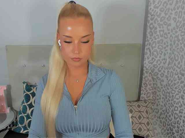 KristyAngel webcam