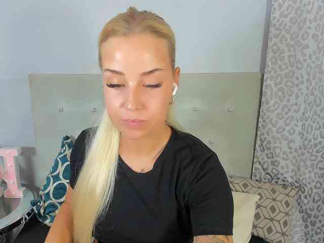 KristyAngel webcam