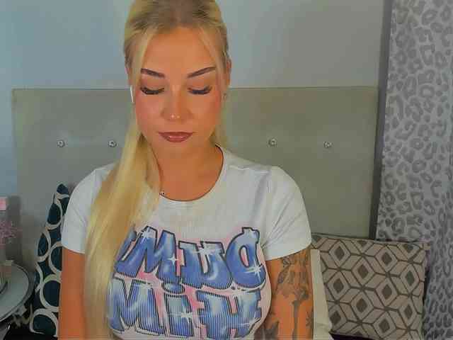 KristyAngel webcam
