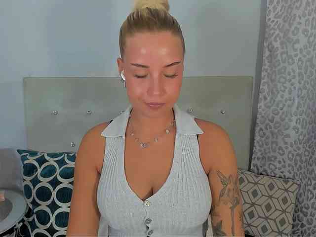KristyAngel webcam