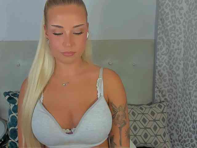 KristyAngel webcam