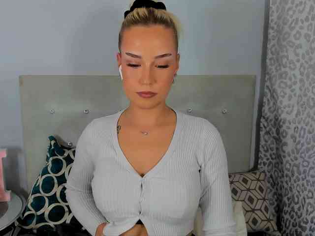 KristyAngel webcam