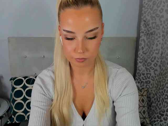 KristyAngel webcam