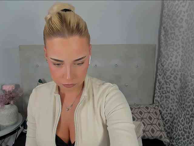 KristyAngel webcam