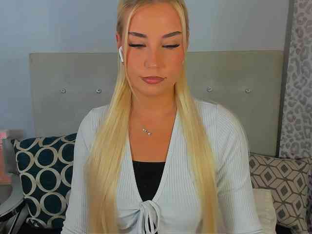 Model: KristyAngel