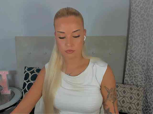 KristyAngel webcam