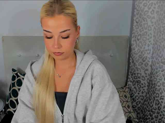 KristyAngel webcam