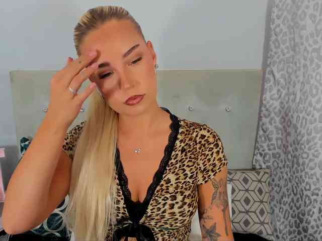 KristyAngel webcam