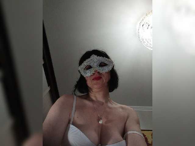 Lilya18, en directo ahora en BongaCams