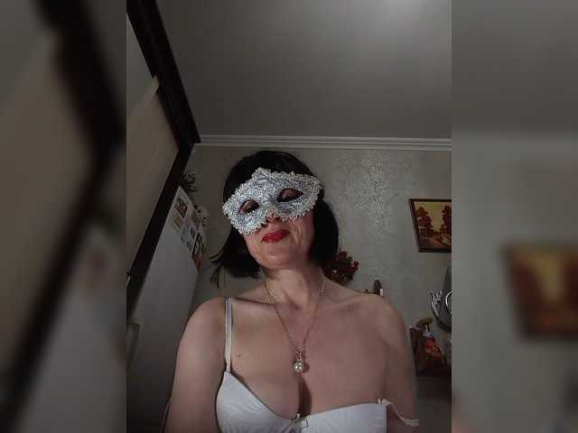 Lilya18, en directo ahora en BongaCams