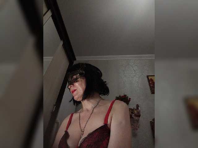 Lilya18, en directo ahora en BongaCams