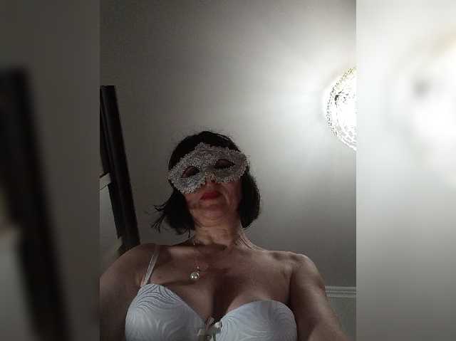 Lilya18, en directo ahora en BongaCams