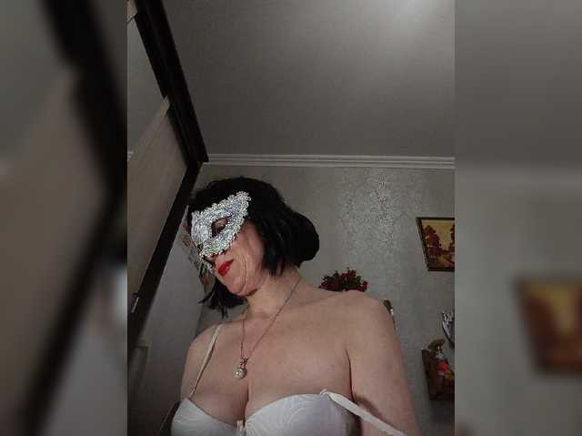 Lilya18, live now on BongaCams