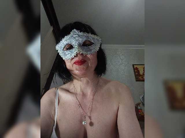 Lilya18, en directo ahora en BongaCams