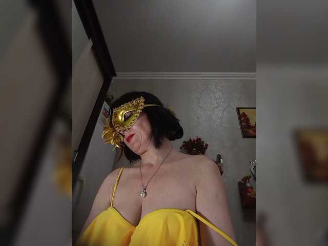 Lilya18, live now on BongaCams