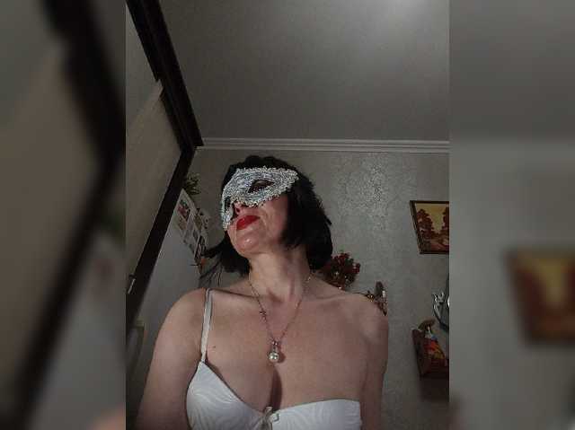 Lilya18, live now on BongaCams