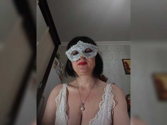 Lilya18, en directo ahora en BongaCams