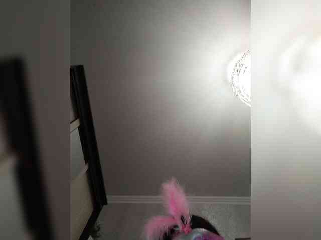 Lilya18 webcam