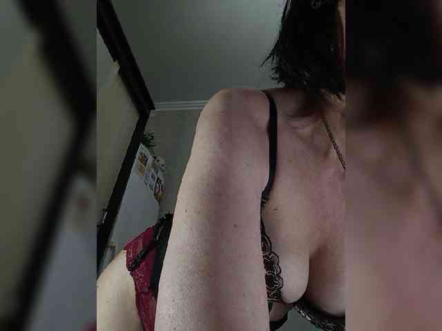 Lilya18 webcam