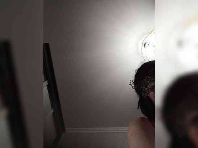 Lilya18 webcam