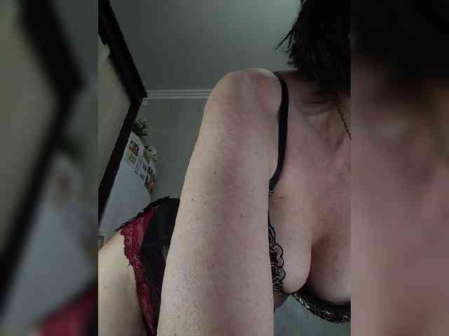 Lilya18 webcam