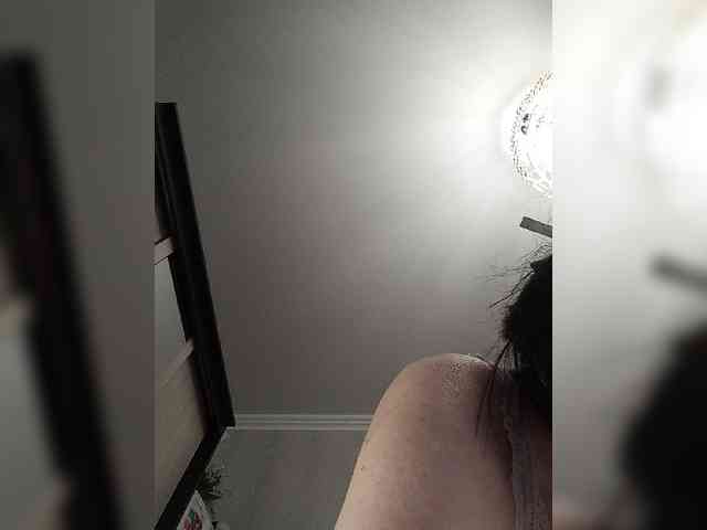 Lilya18 webcam