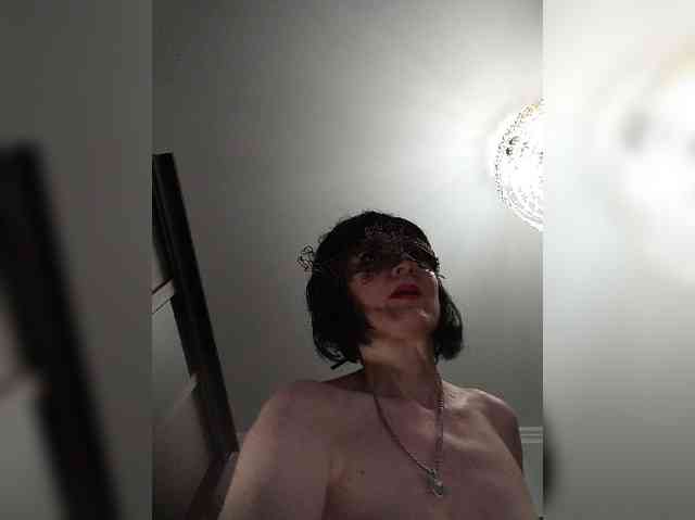 Lilya18 webcam