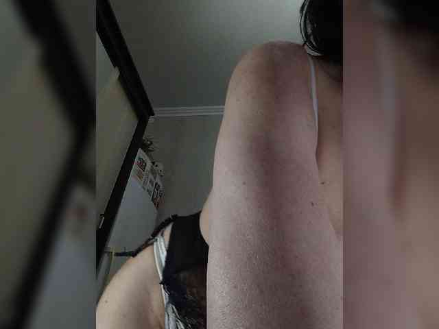 Lilya18 webcam
