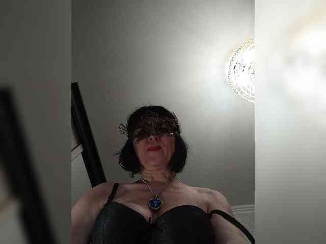 Lilya18 webcam