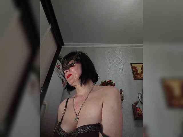 Lilya18 webcam