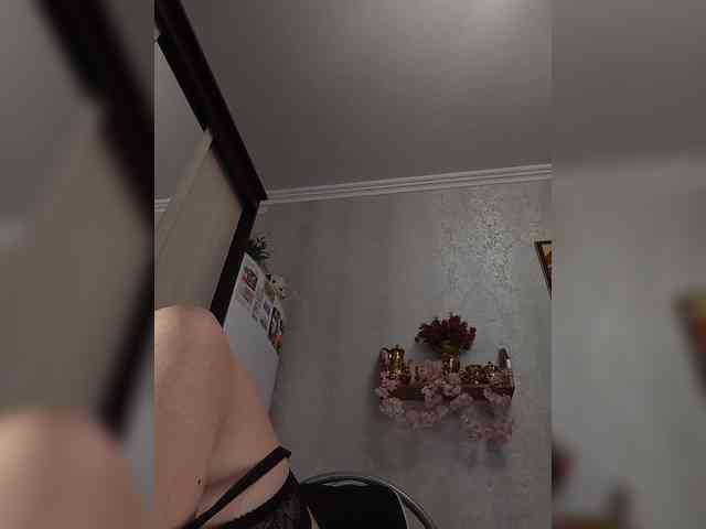Lilya18 webcam