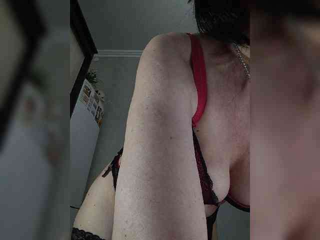 Lilya18 webcam