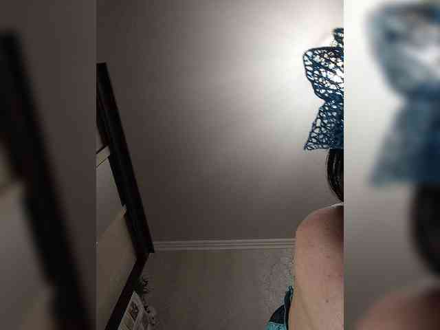 Lilya18 webcam