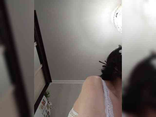Lilya18 webcam