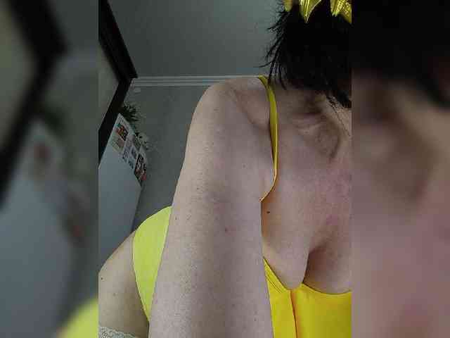 Lilya18 webcam