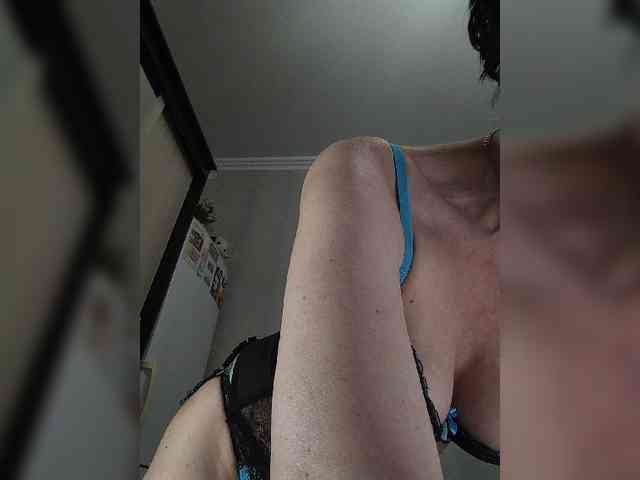 Lilya18 webcam