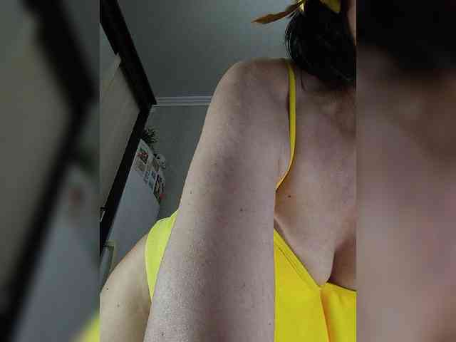 Lilya18 webcam