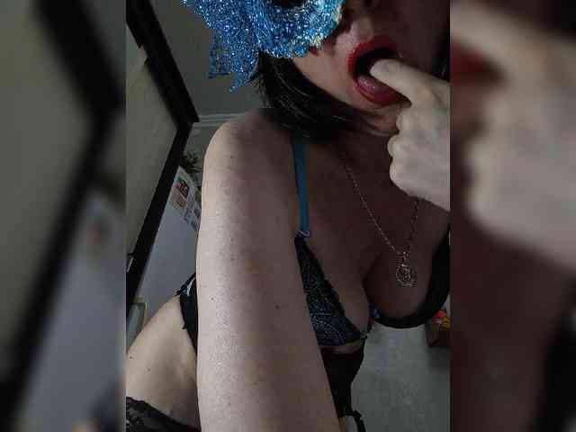 Lilya18 webcam