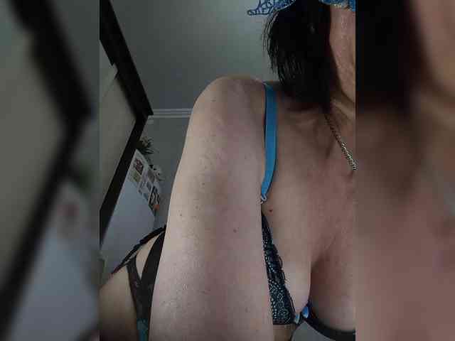 Lilya18 webcam