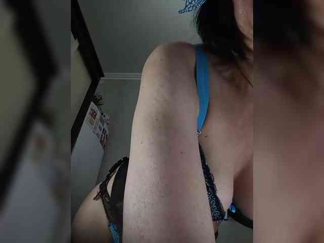 Lilya18 webcam
