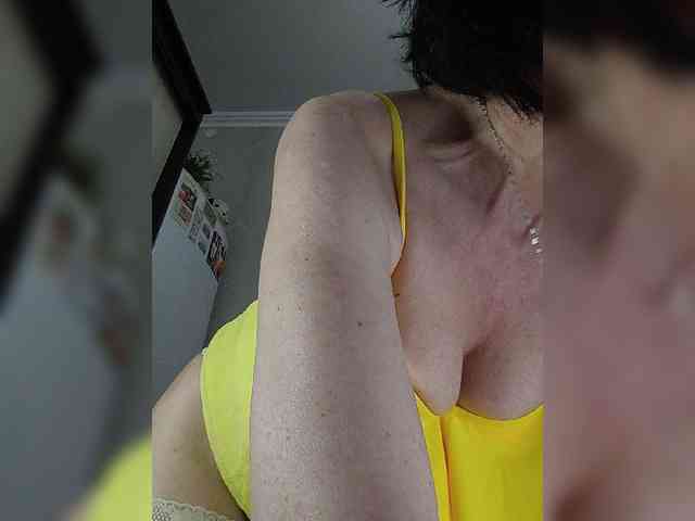 Lilya18 webcam