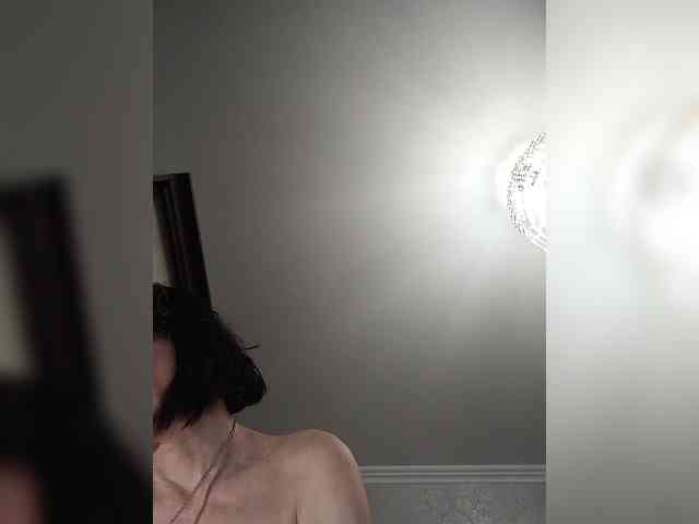 Lilya18 webcam