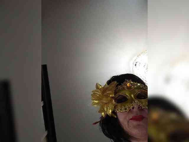 Lilya18 webcam