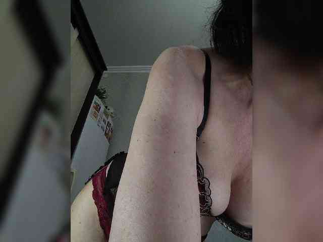 Lilya18 webcam