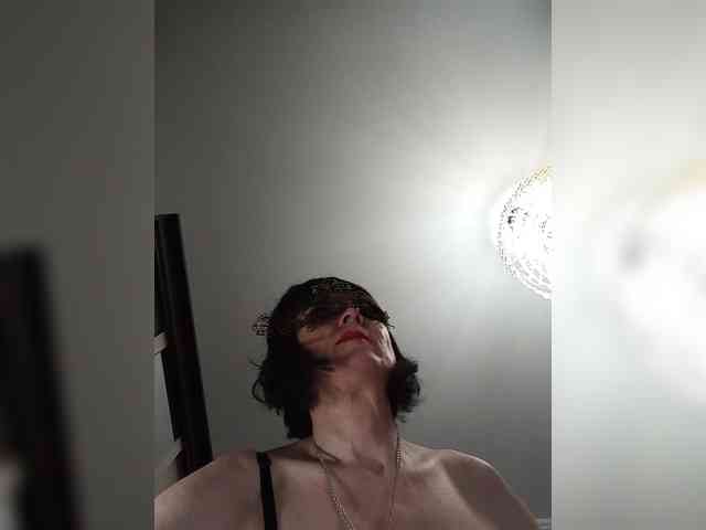 Lilya18 webcam