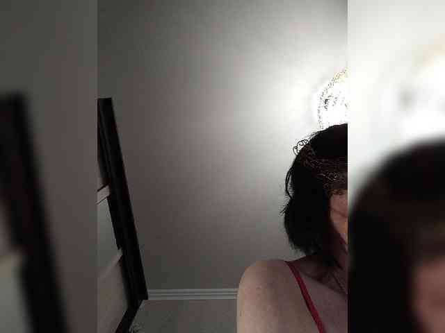 Lilya18 webcam