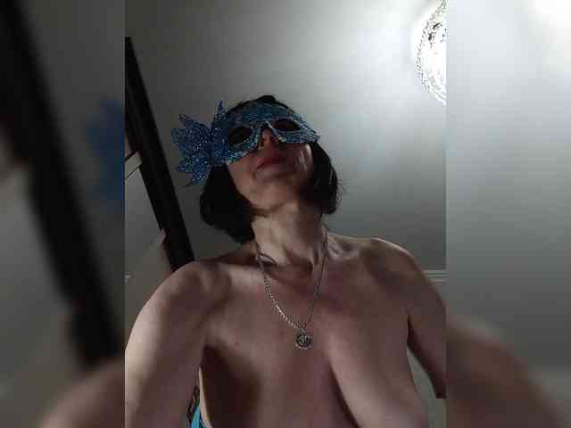 Lilya18 webcam