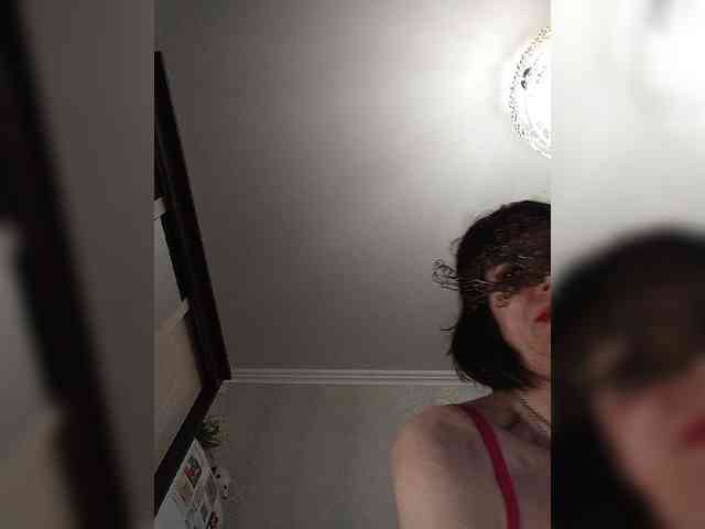 Lilya18 webcam