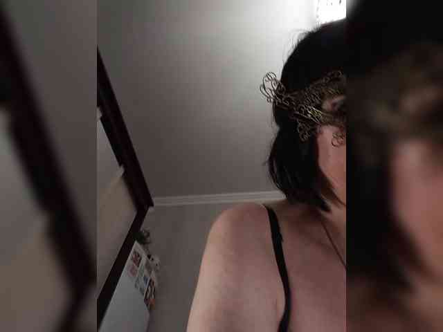 Lilya18 webcam
