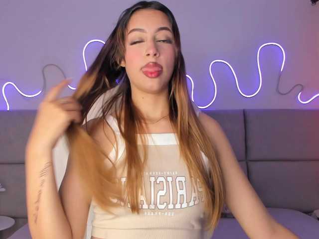 Aitanaa live cam on BongaCams